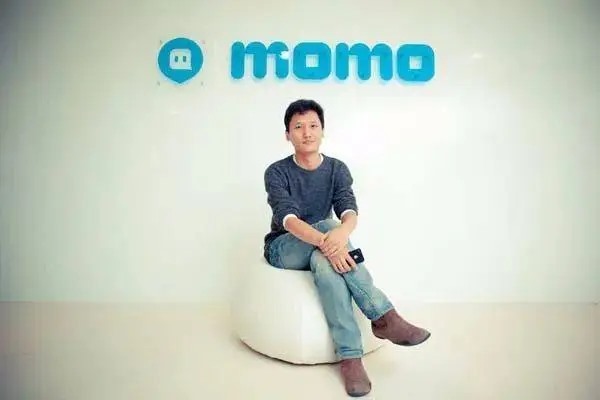 怎么保存陌陌动态人家发的小视频到手机,苹果手机?